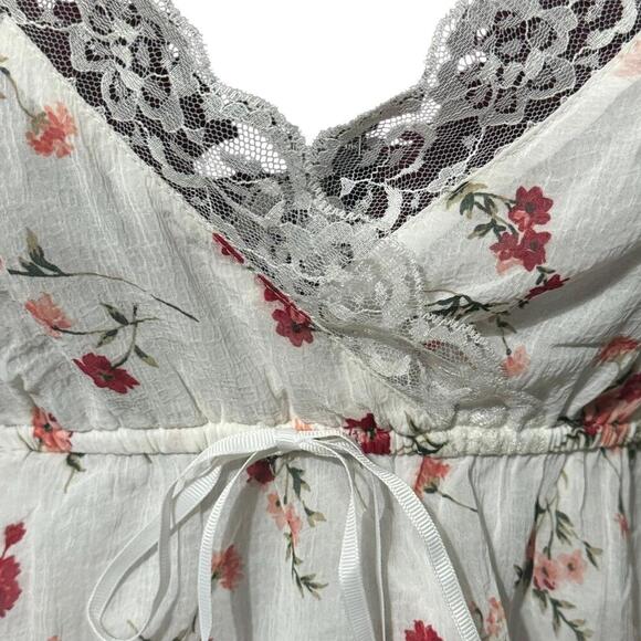 AMERICAN EAGLE Faux Wrap Adjustable Lace Cropped Lined Cami Floral White NWT S - Picture 7 of 9